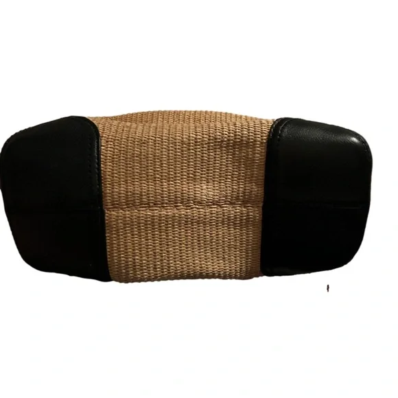 Michael Kors , soft leather, woven shoulder bag. - Picture 4 of 14